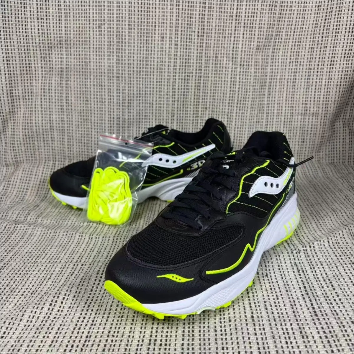 Saucony shoes - Saucony 3D Grid Hurricane - Grid Hurricane - S70646-6 - Black 2