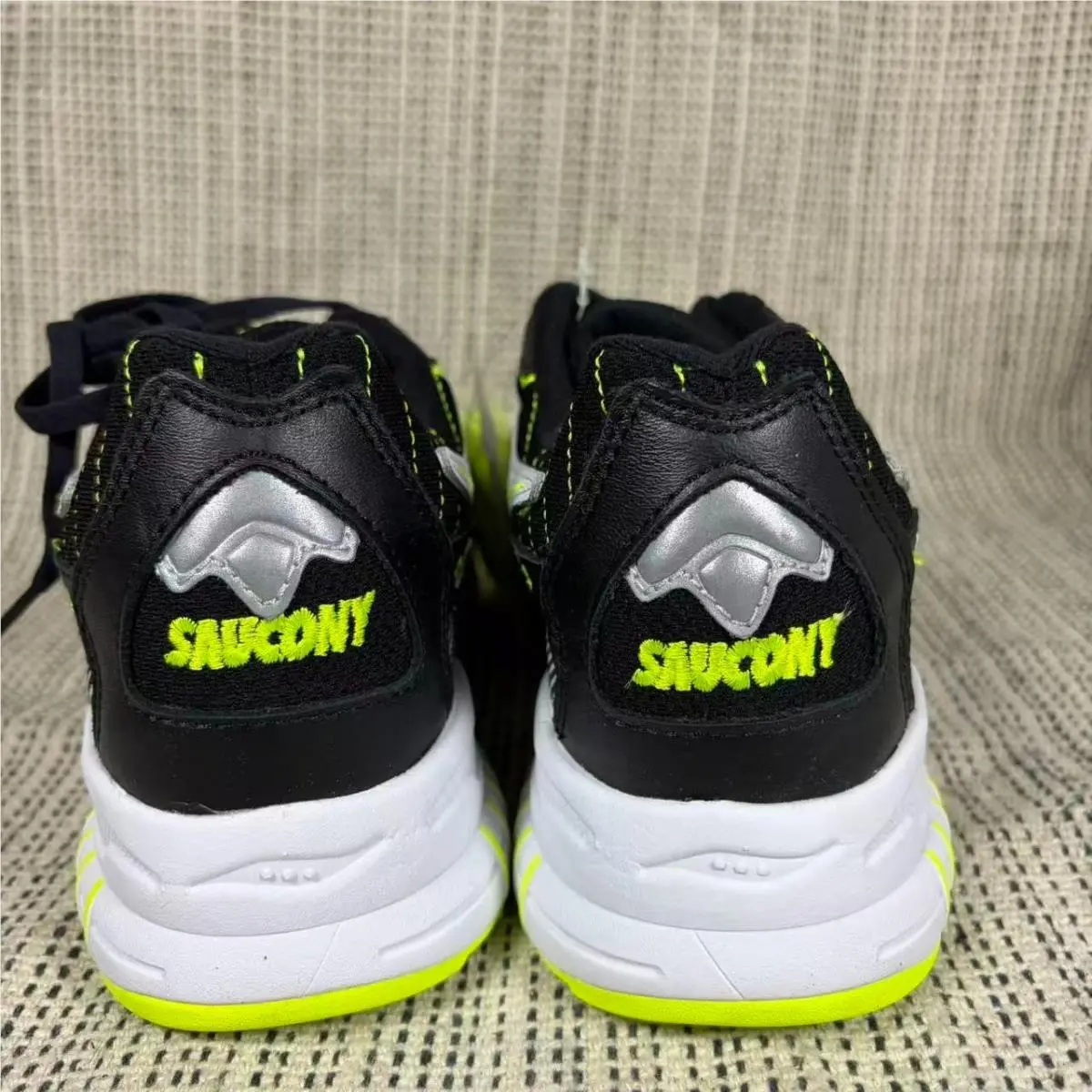 Saucony shoes - Saucony 3D Grid Hurricane - Grid Hurricane - S70646-6 - Black 13