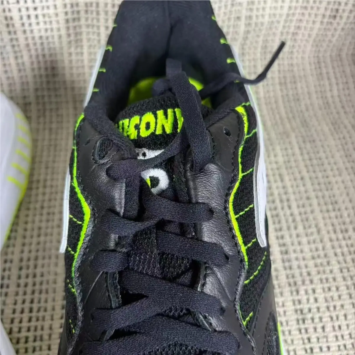 Saucony shoes - Saucony 3D Grid Hurricane - Grid Hurricane - S70646-6 - Black 15