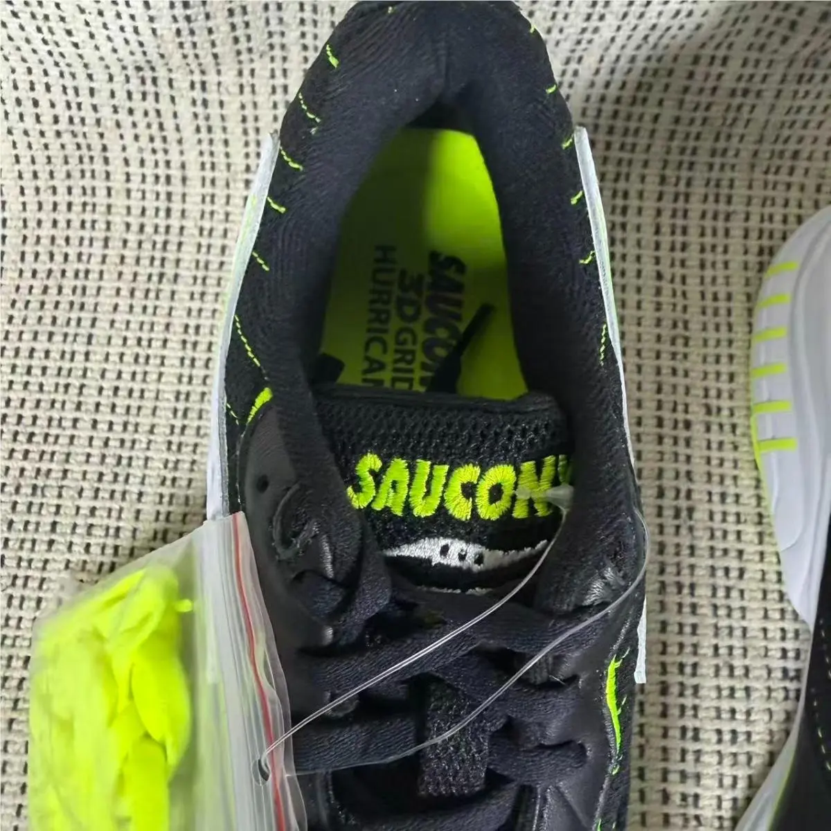 Saucony shoes - Saucony 3D Grid Hurricane - Grid Hurricane - S70646-6 - Black 21