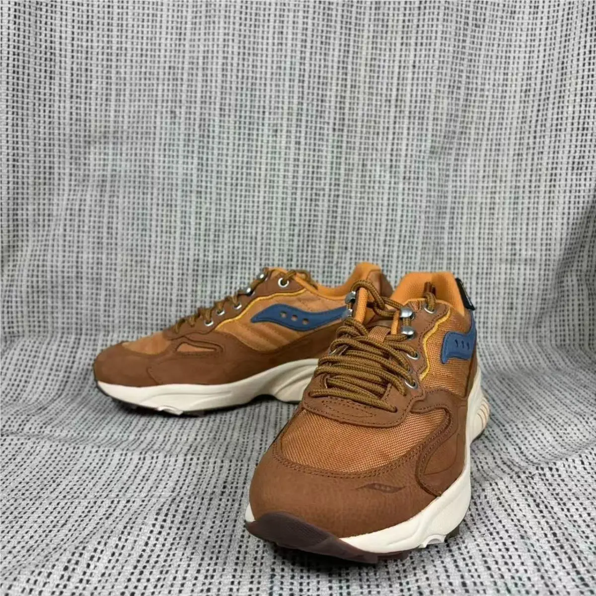 Saucony shoes - Saucony 3D Grid Hurricane - Grid Hurricane - S70742-1 - Brown 7
