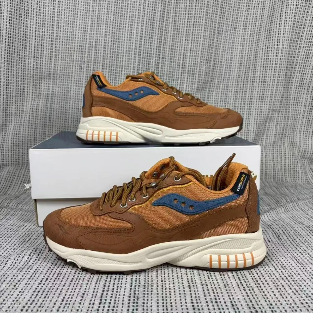 Saucony shoes - Saucony 3D Grid Hurricane - Grid Hurricane - S70742-1 - Brown 11