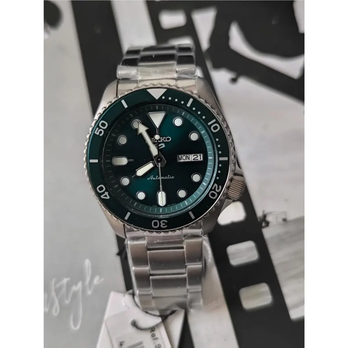 5 Skx Asia SRPD61K1 Green Dial by Seiko