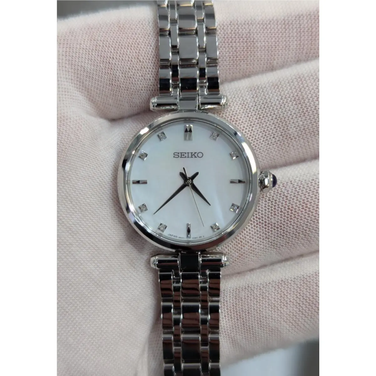 Diamonds Mother-of-pearl Dial 29mm Quartz Women`s Watch HGH005 by Seiko