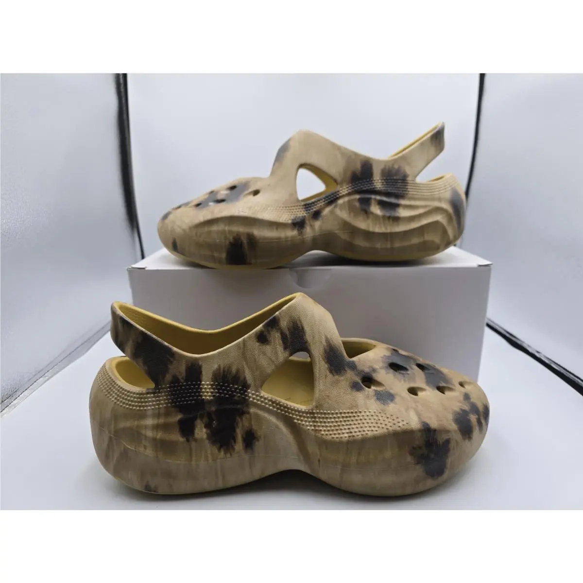 Crocs x Dingyun Zhang Diffuser Clog Desert Grass Men`s 12 Slides 209552-76A