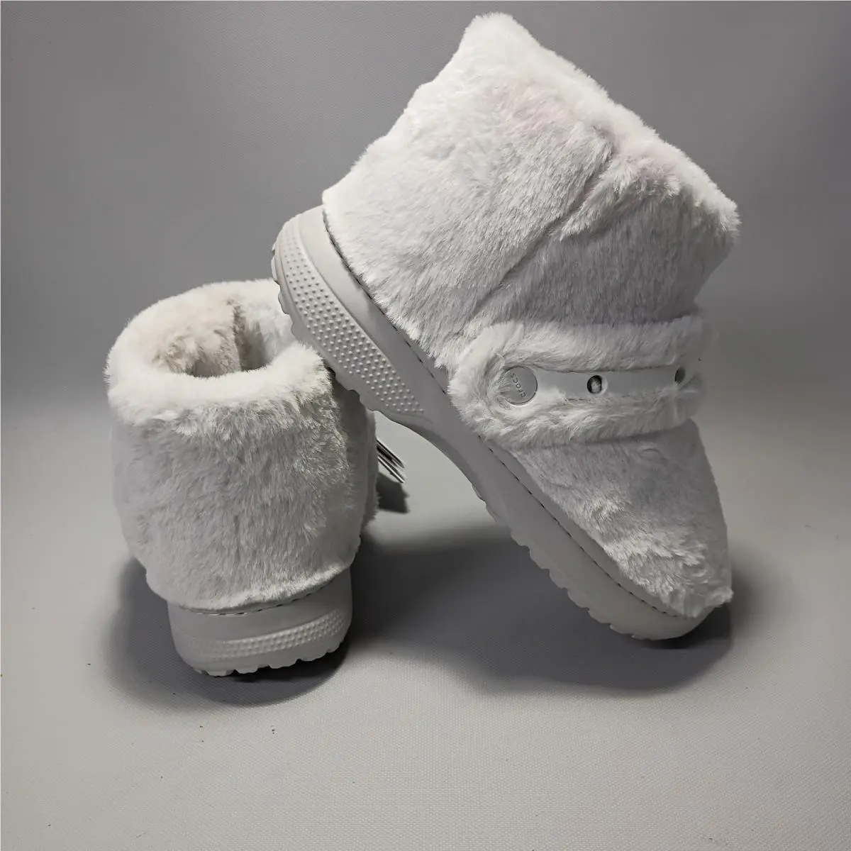 Classic Unfurgettable Ankle Boots Unisex White Size 6Mens/ 8Womens by Crocs