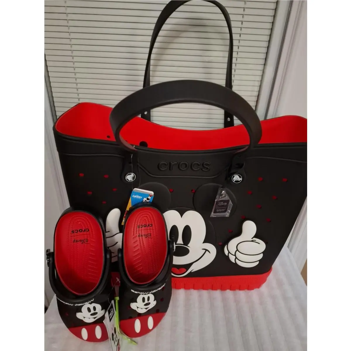 Disney Mickey Mouse Ex-large Tote W/matching  Size 10 M by Crocs