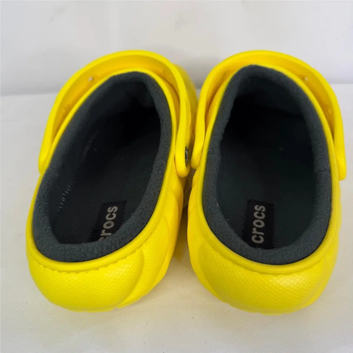 Crocs shoes - Classic Lined Overpuff Clog - Classic Lined Overpuff Clog - Yellow 4