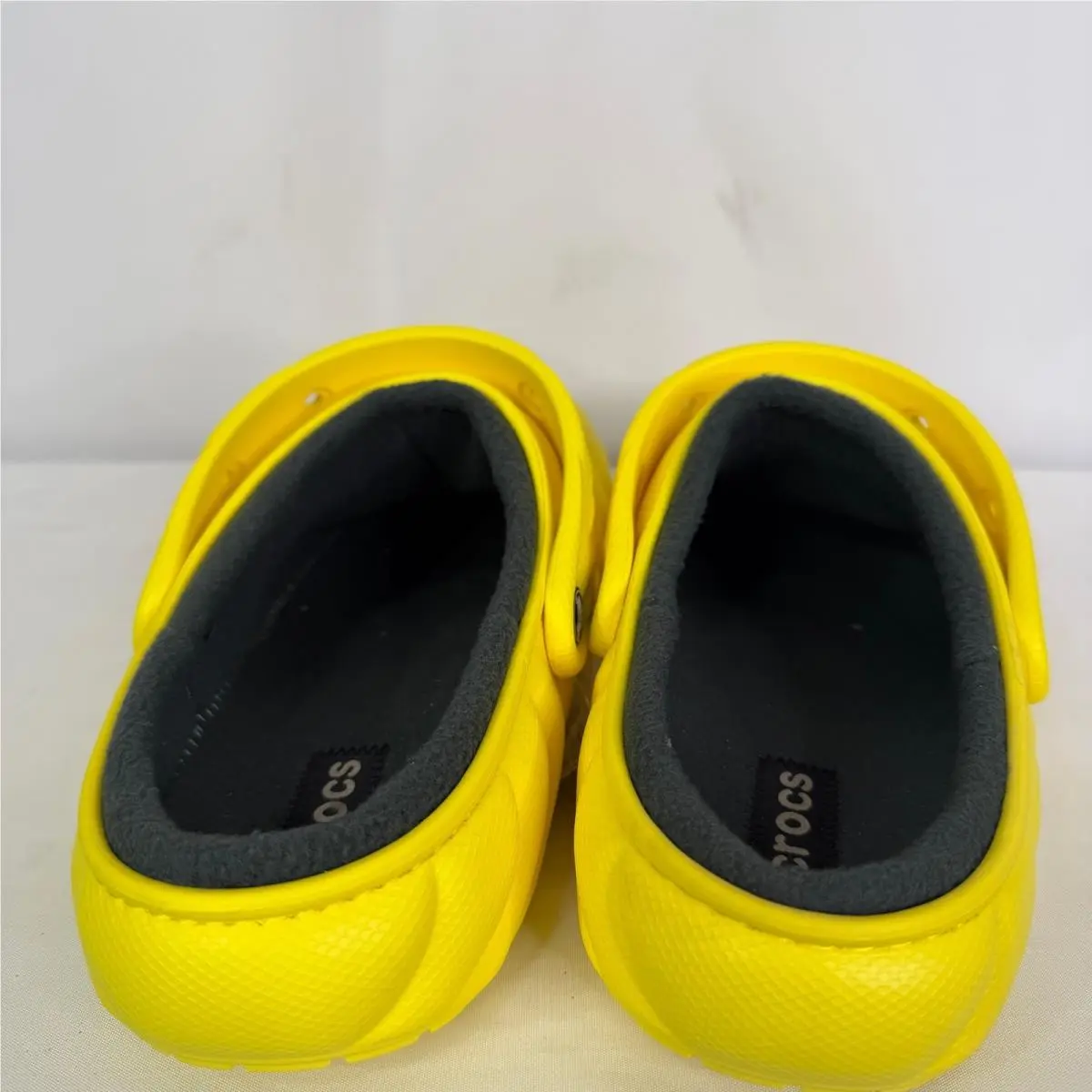 Crocs shoes - Classic Lined Overpuff Clog - Classic Lined Overpuff Clog - Yellow 5