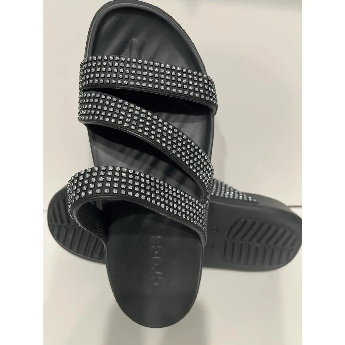 Woman`s Casual Sandals Crocs Getaway Gems Strappy Black Sandals Size 8 W/box