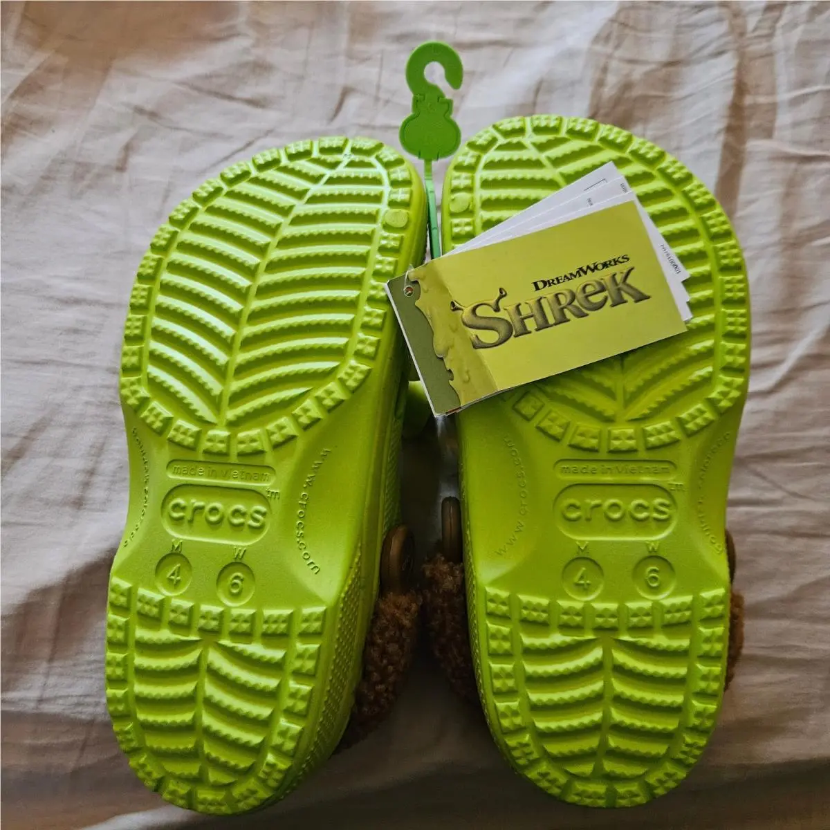 Crocs shoes - crocs shrek - shrek - Lime Punch 4