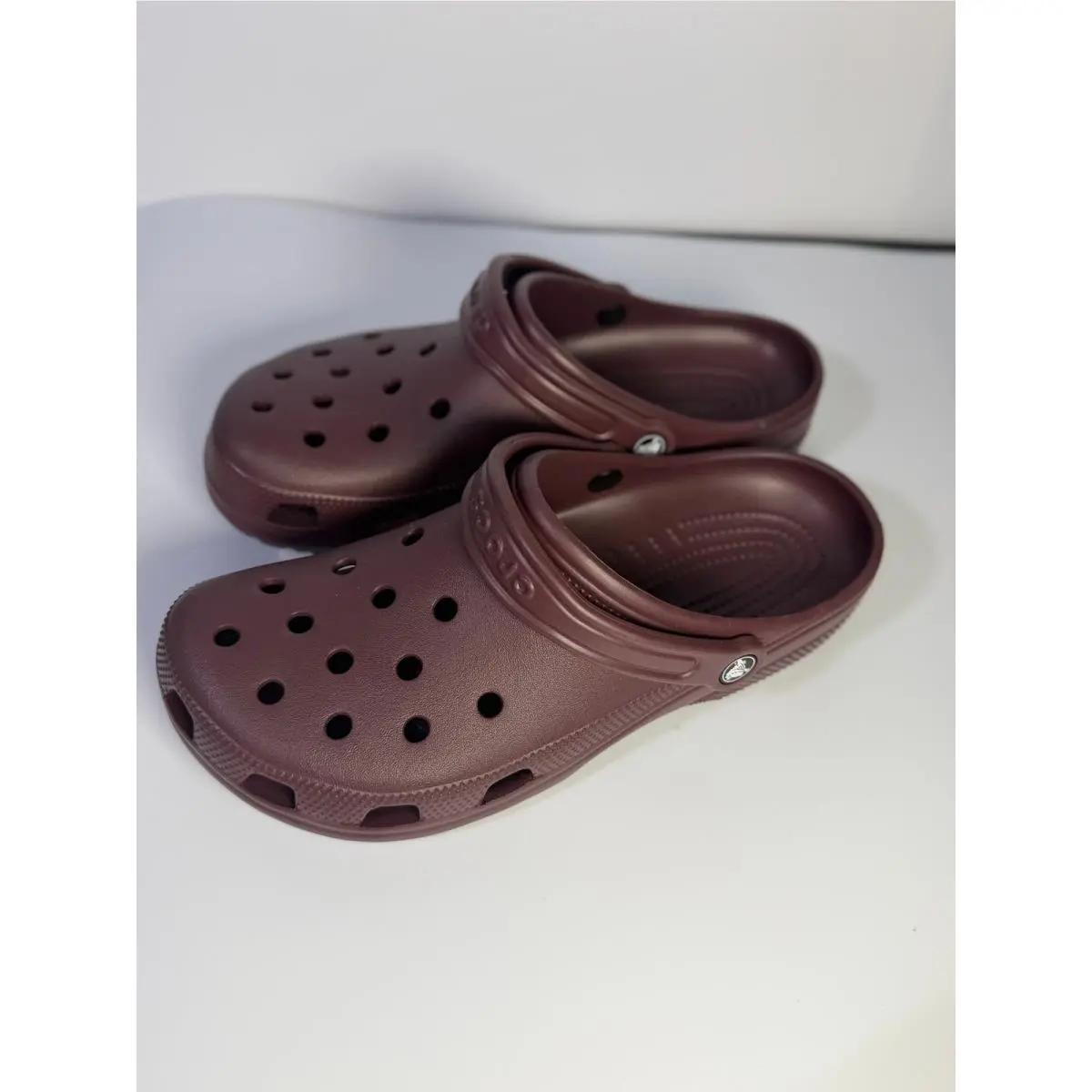 Crocs Classic Clogs Burgundy Unisex M10 W12 Slip-on Comfort Shoes