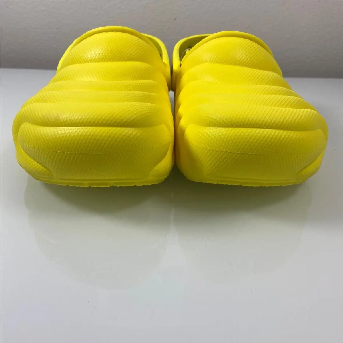 Crocs shoes - Classic Lined Overpuff Clog - Classic Lined Overpuff Clog - Yellow 0