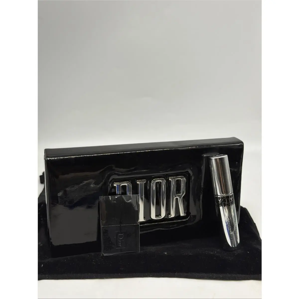 Dior Couture Palette Colours of Fashion + Dior Iconic Overcurl 090 Mini G4