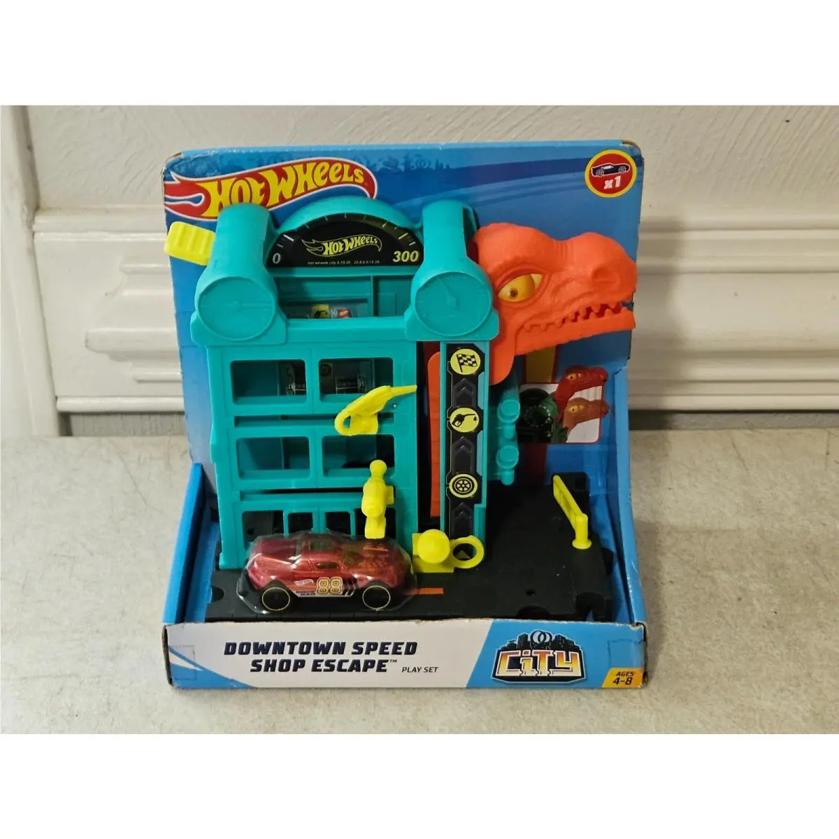 Hot Wheels City Downtown Speed Shop Escape Play Set