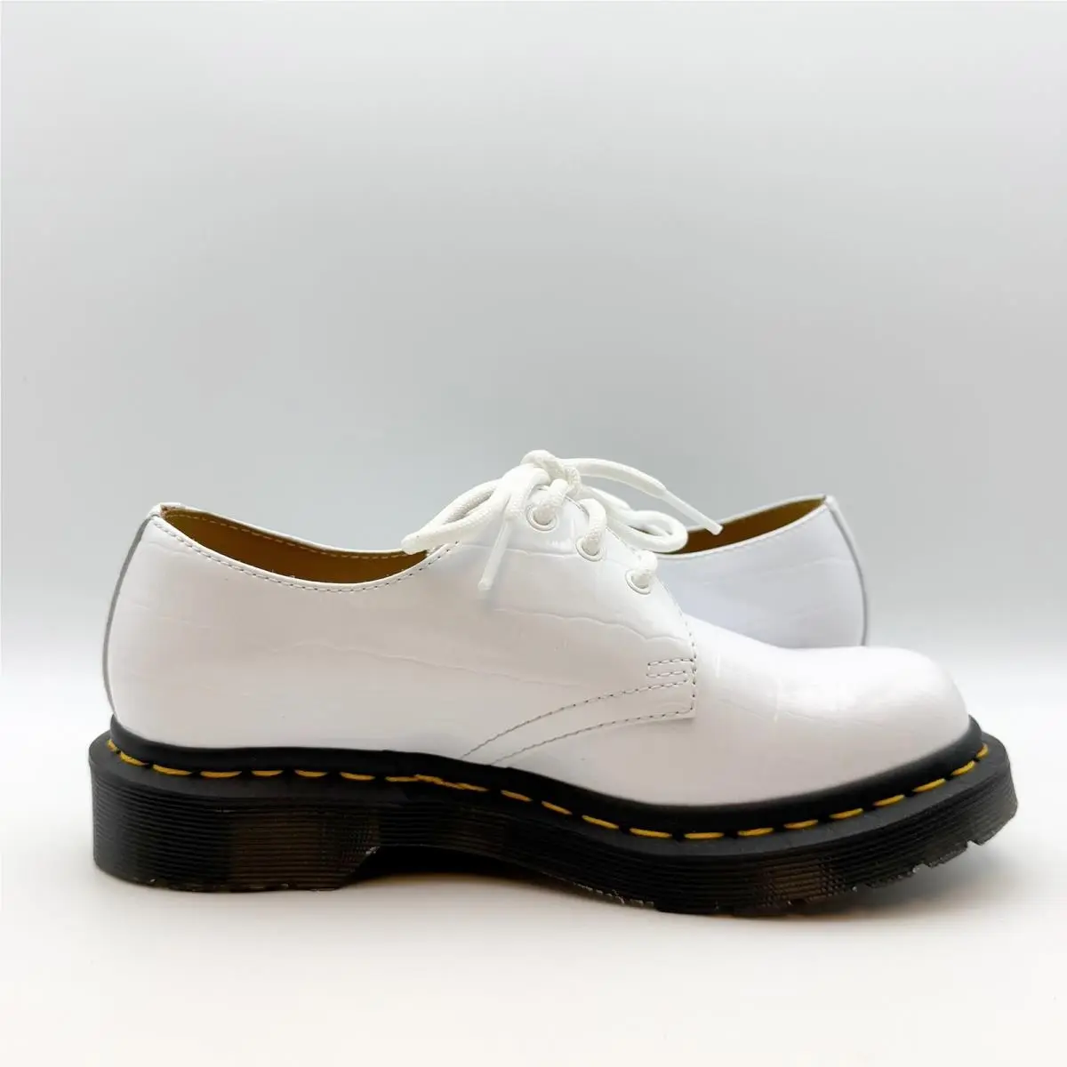 Dr. Martens shoes - White (UPC: 190665416848) 1