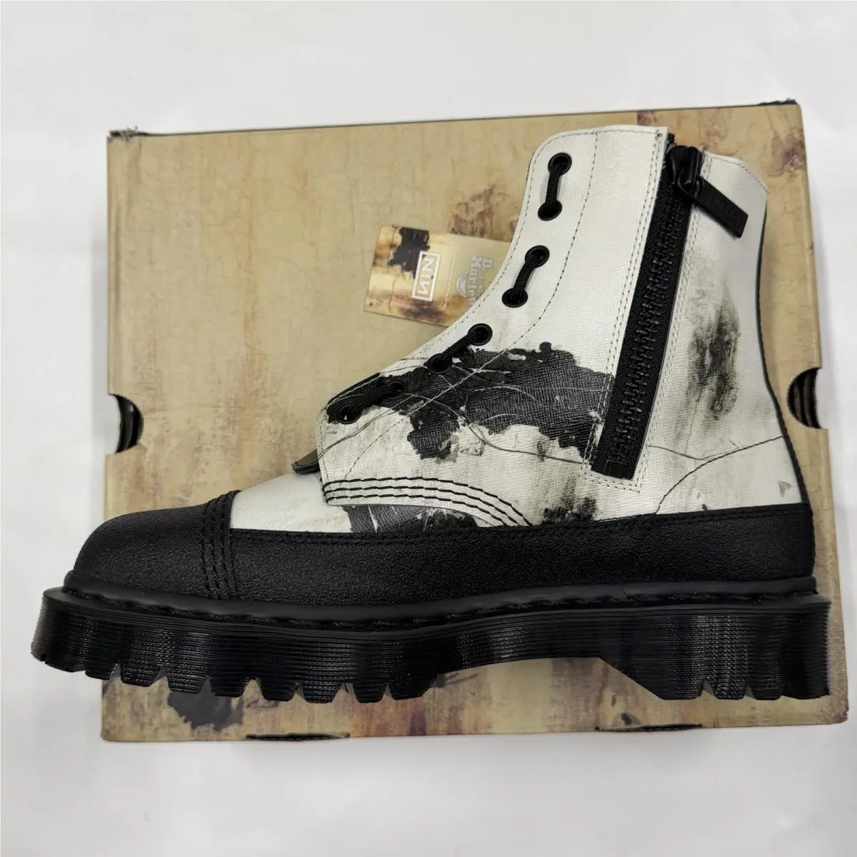 Dr. Martens shoes - Nine 1460 - Nine - Black 3