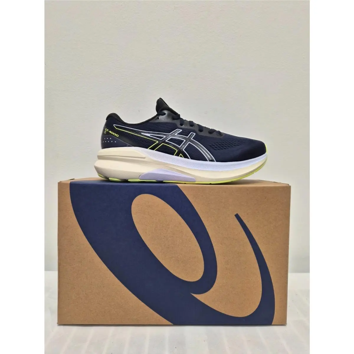Asics GT-4000 4 Women`s Medium Width Size 7 Only