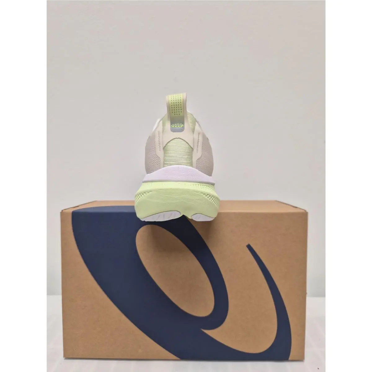 Asics shoes - ASICS GLIDERIDE MAX - GLIDERIDE MAX - 1012B691-200 - Birch 6