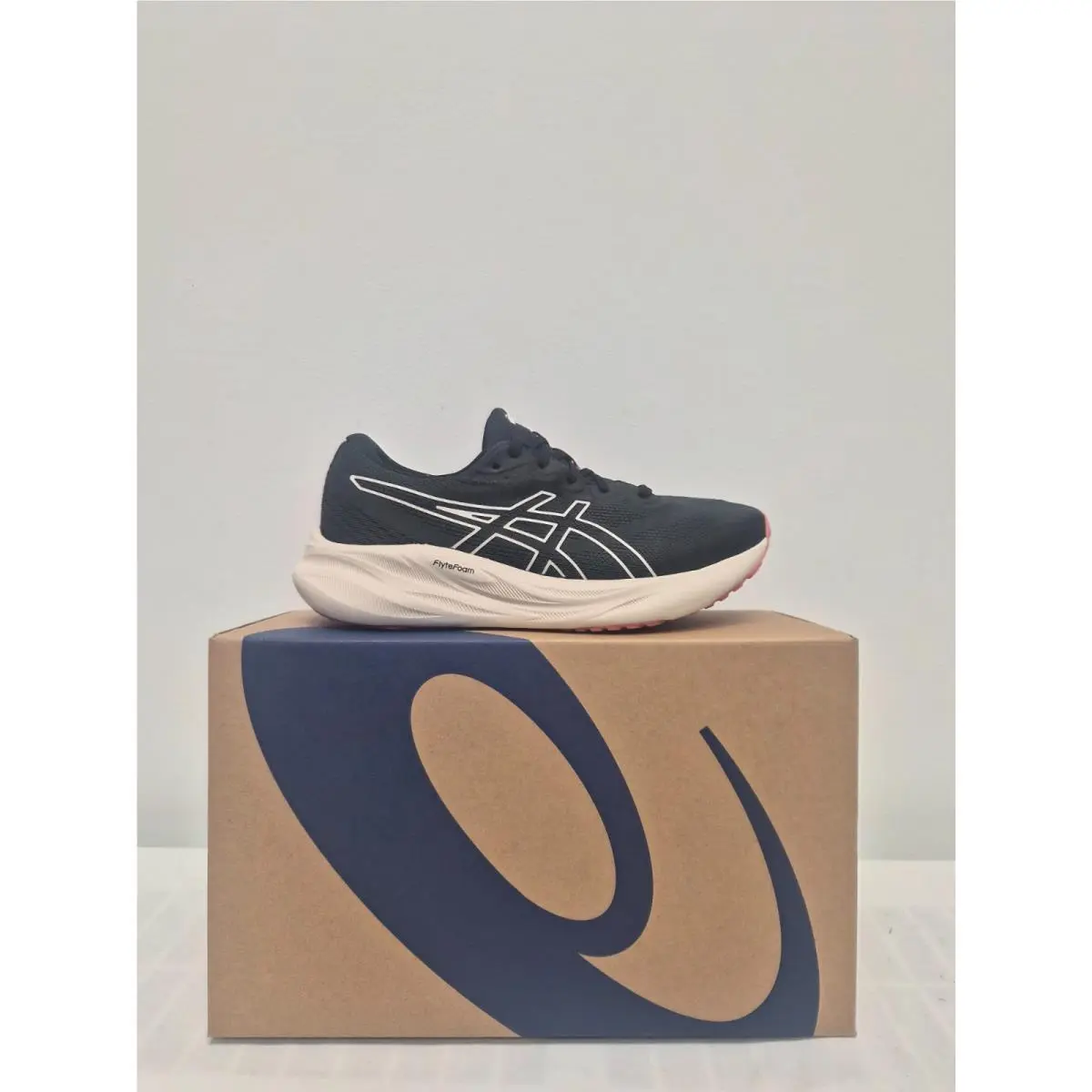 Asics Gel Pulse 15 Women`s Medium Width W/gortex