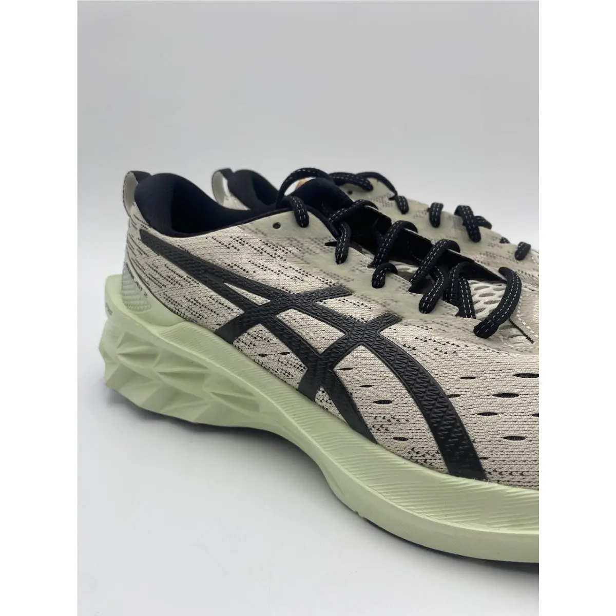 Asics shoes - ASICS Novablast - Novablast - White 1