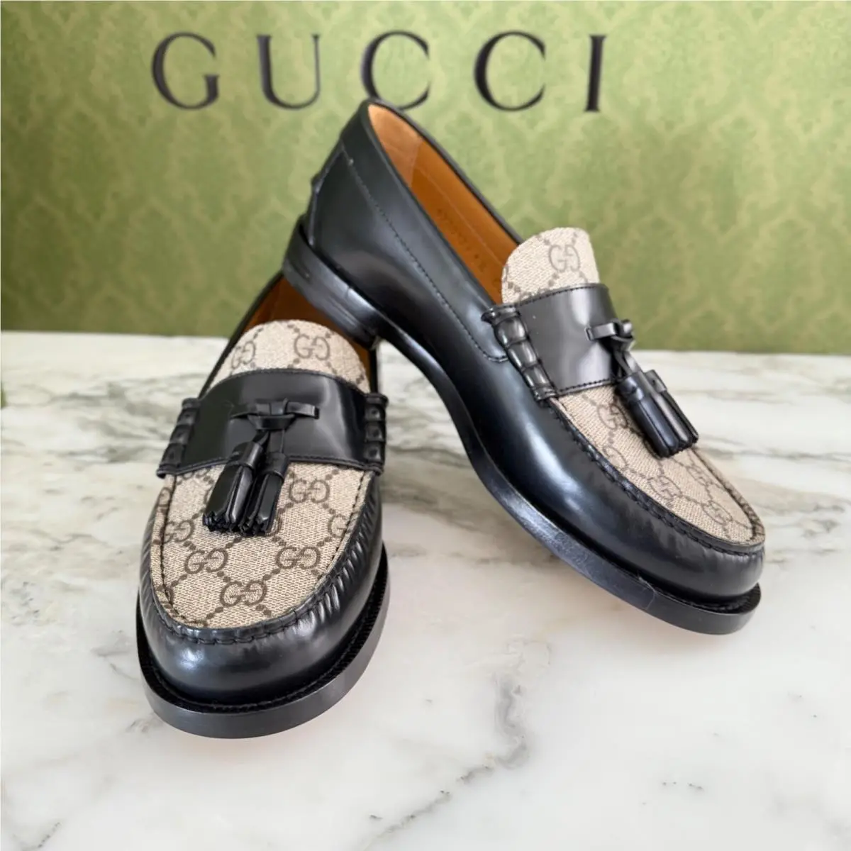 Gucci 673817 Mens GG Logo Leather Loafers Shoes Black/beige Gucci 5.5