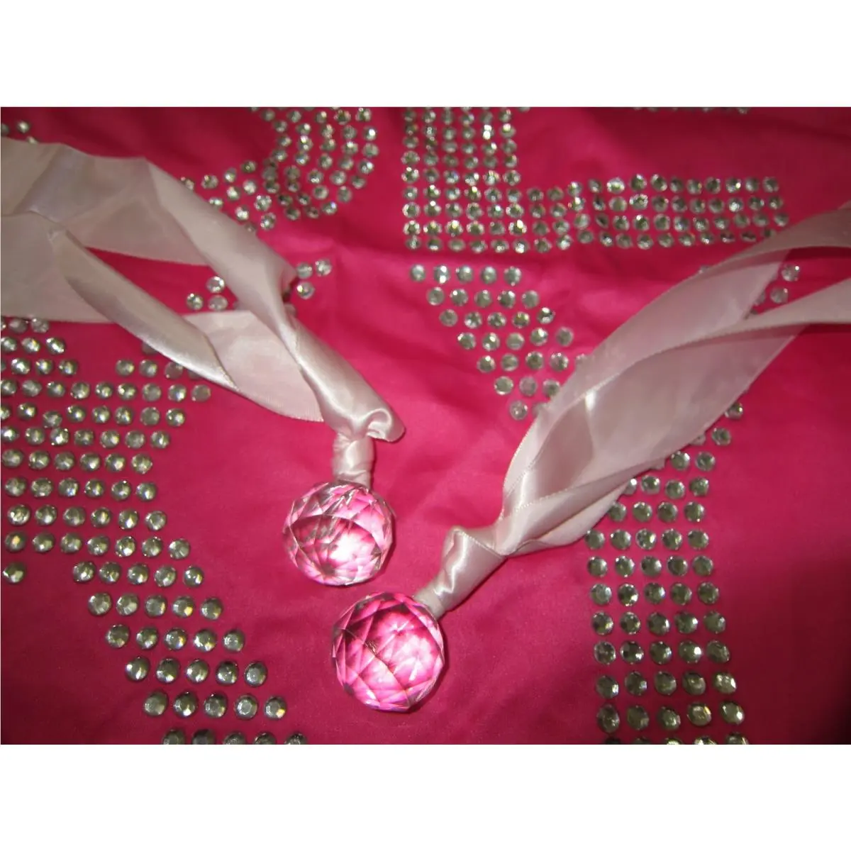 Victoria's Secret  bag   - s: Red, Raspberry Hot Pink silver stone vintage silky, Exterior: Red +Pink, Lining: Pink 18