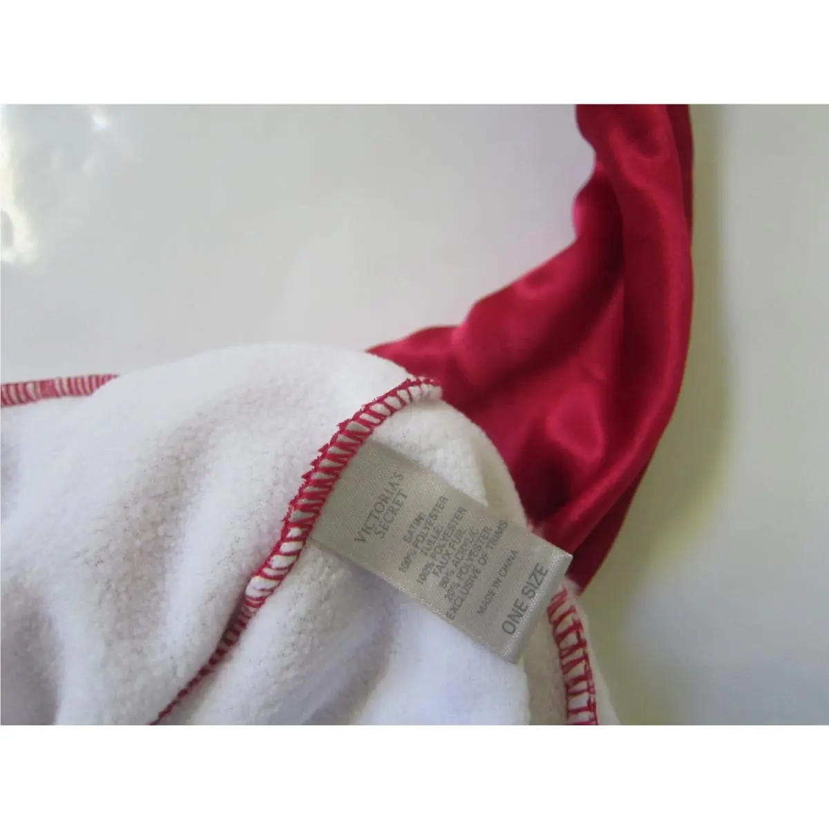 Victoria's Secret  bag   - s: Red, Raspberry Hot Pink silver stone vintage silky, Exterior: Red +Pink, Lining: Pink 27