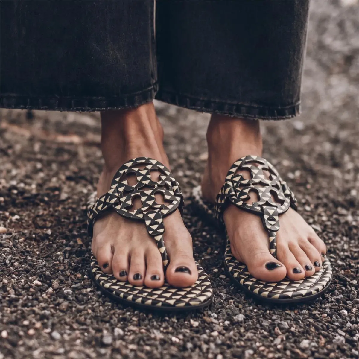 Tory Burch Miller Sandal Flip-flop Thong in Triangle Geo Size 7.5
