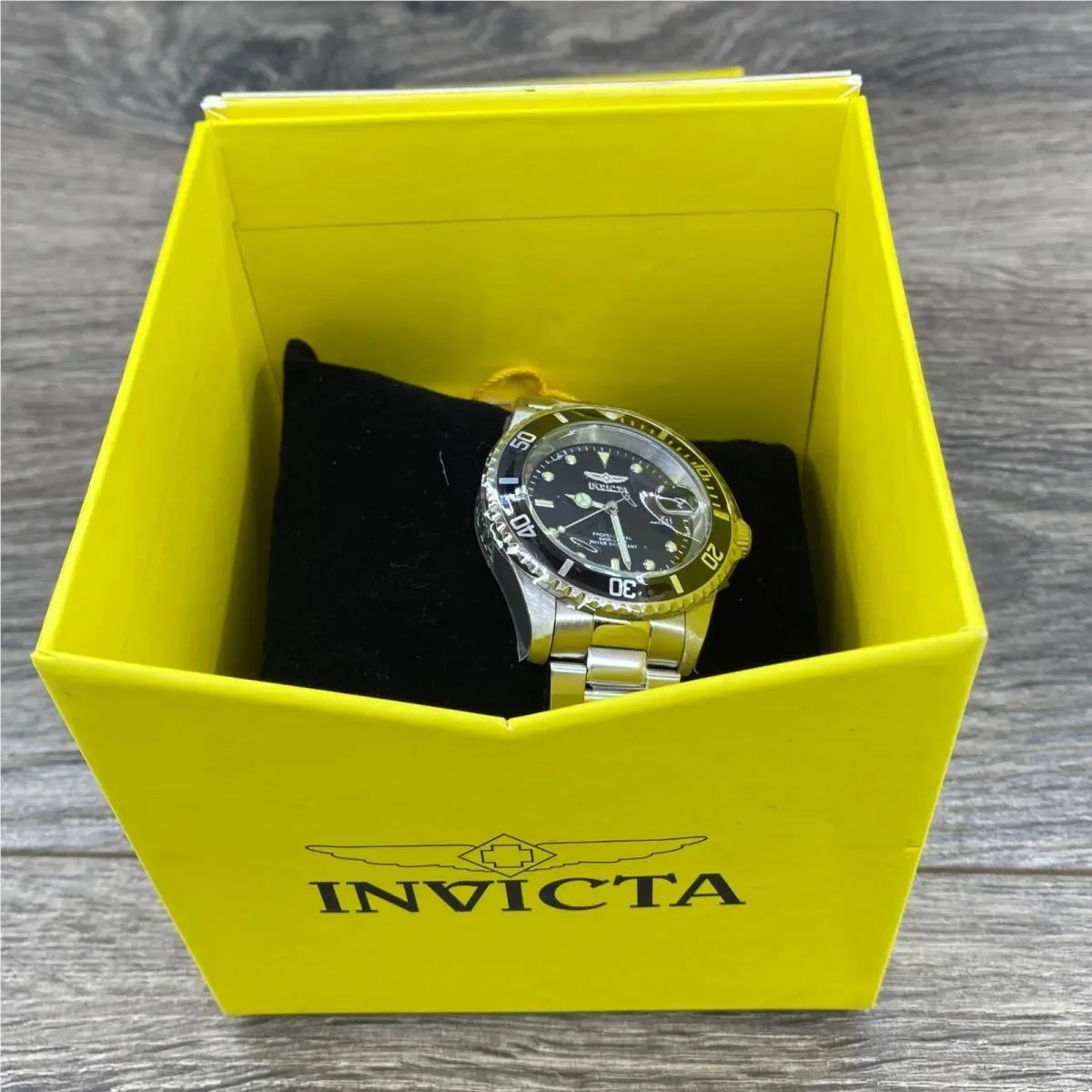 Invicta Pro Diver 26970 Mens Watch Black Dial Stainless Steel 200m Japan