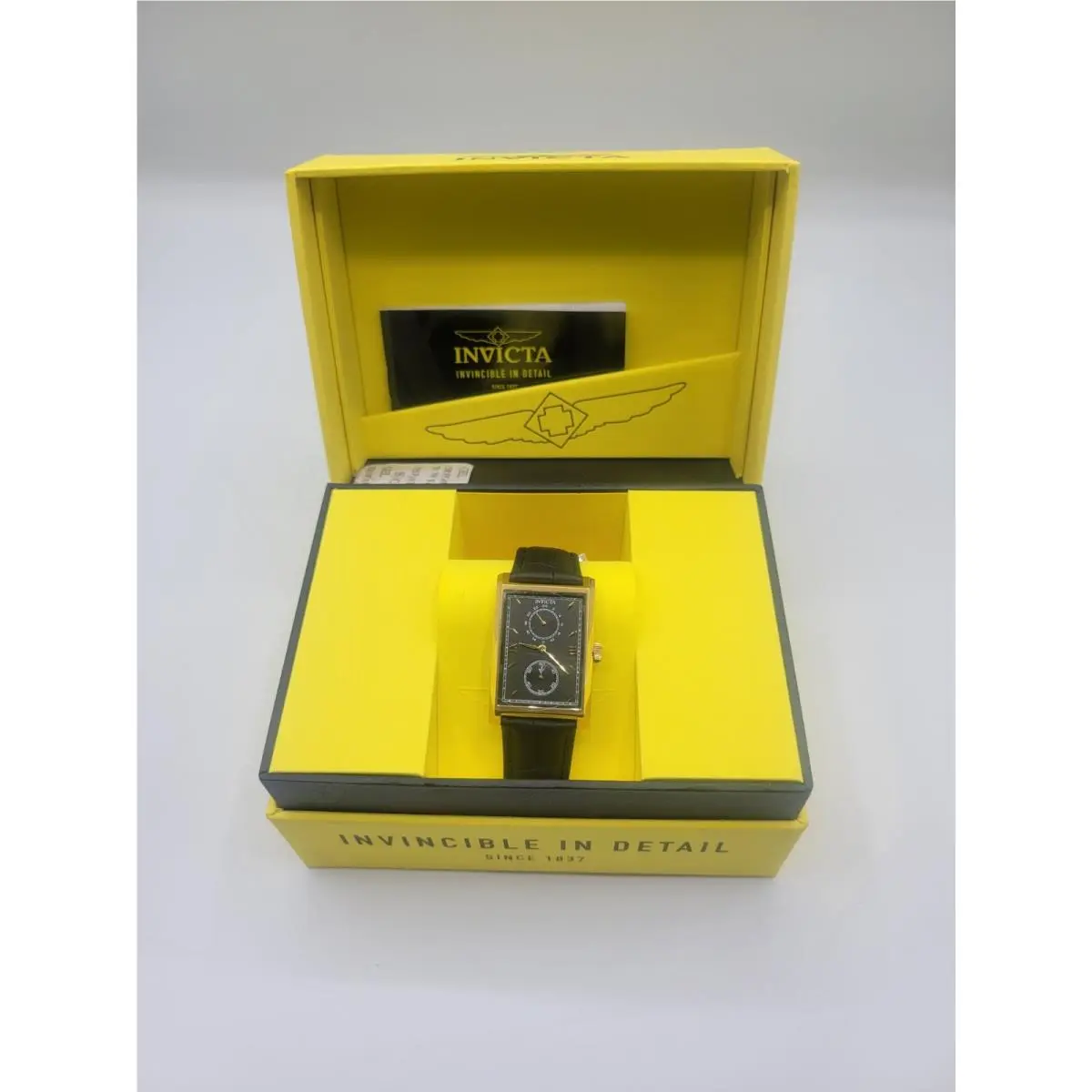 Vintage 43247 Quartz Blk Lthr 20 Strap Silver Black Strap by Invicta