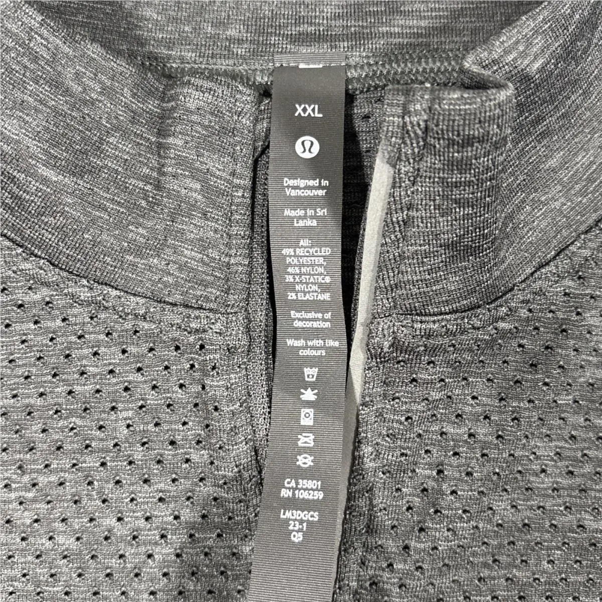 Lululemon clothing - Metal Vent Tech Half Zip - Black 0