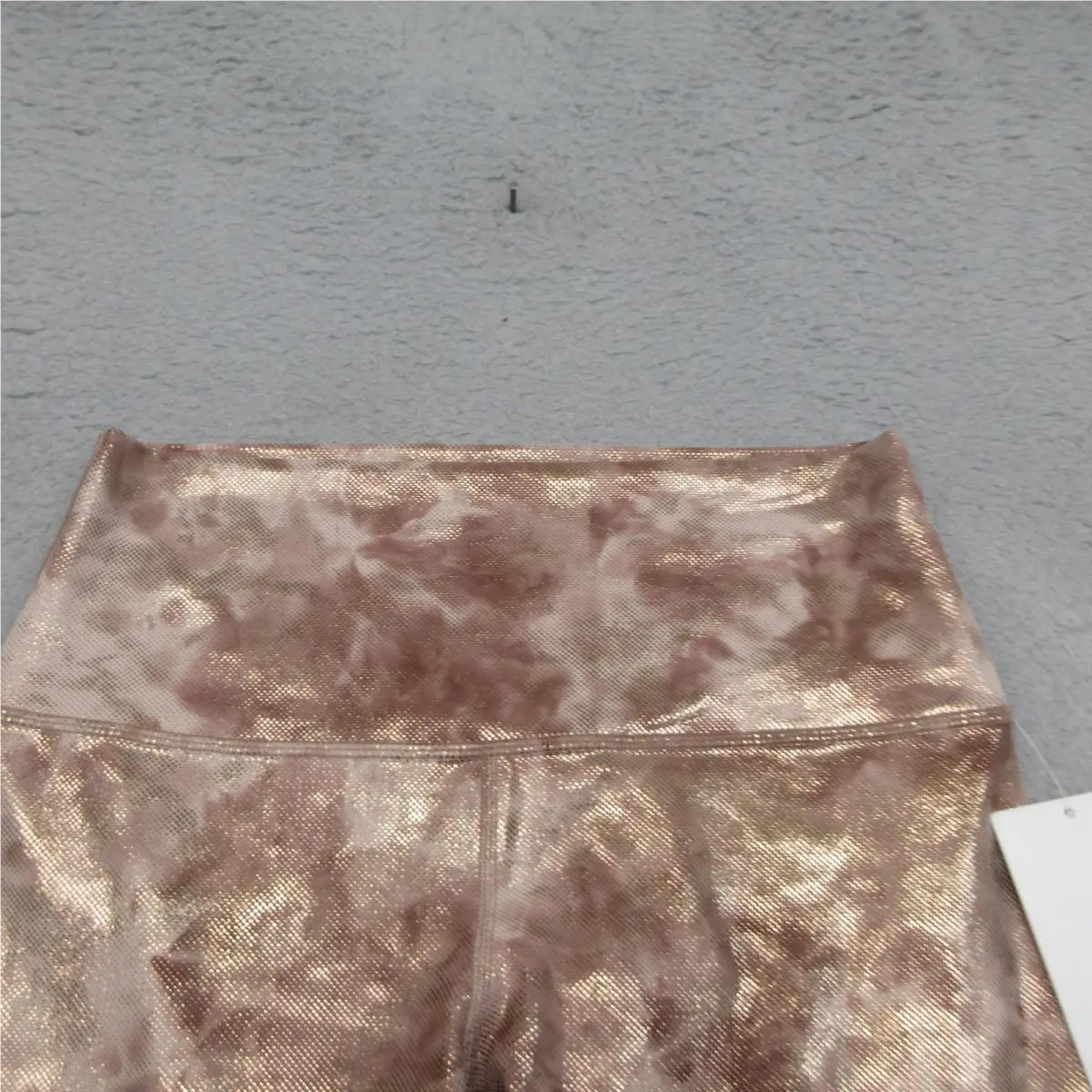 Lululemon clothing - Gold 1