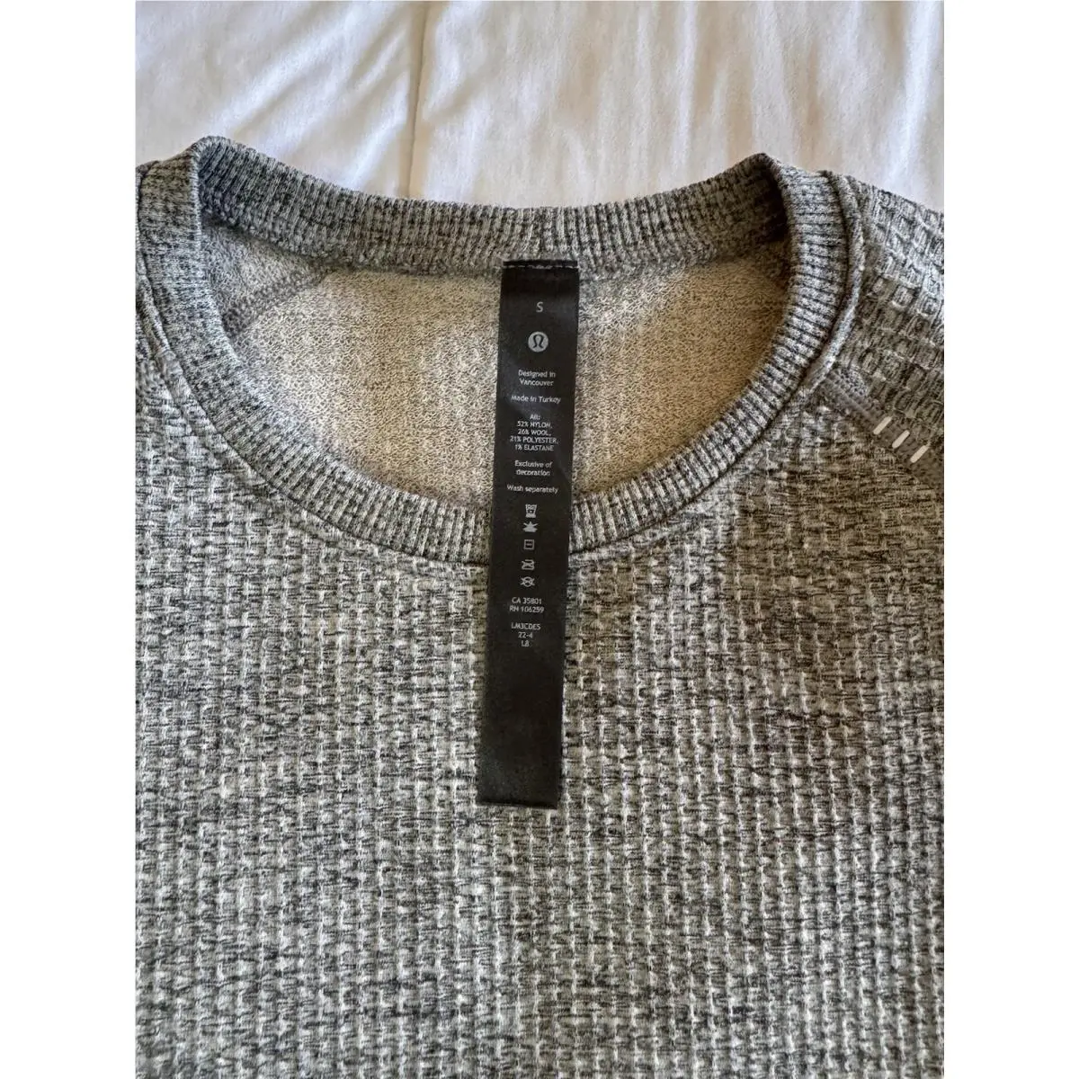 Lululemon clothing - Lululemon Engineered Warmth - Engineered Warmth - Gray Black 4