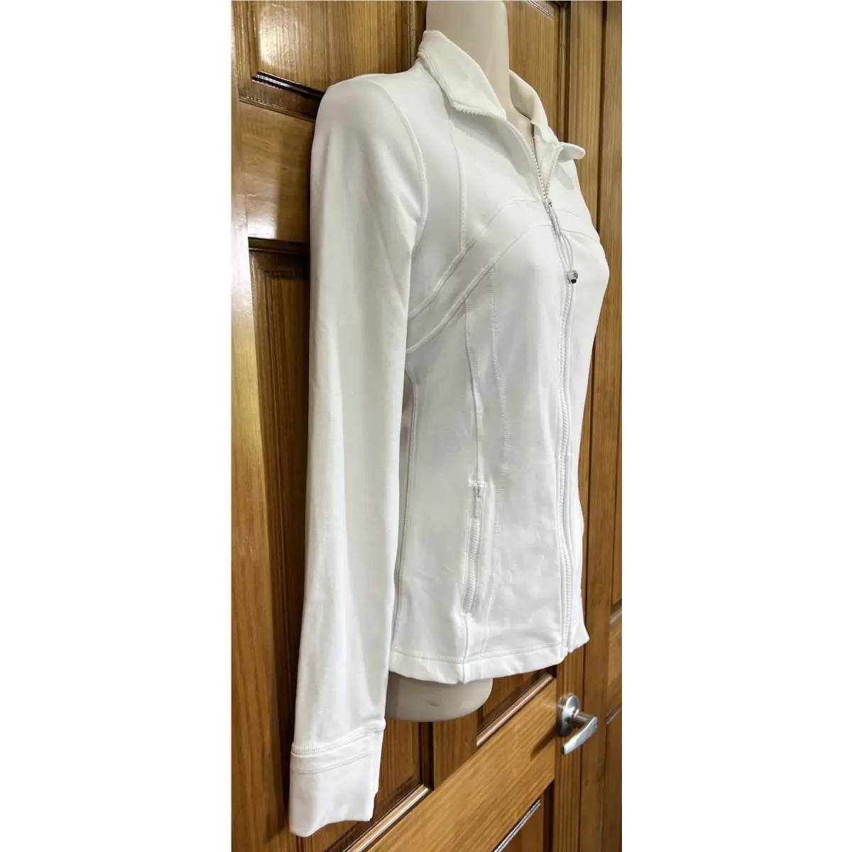 Lululemon clothing - White 4