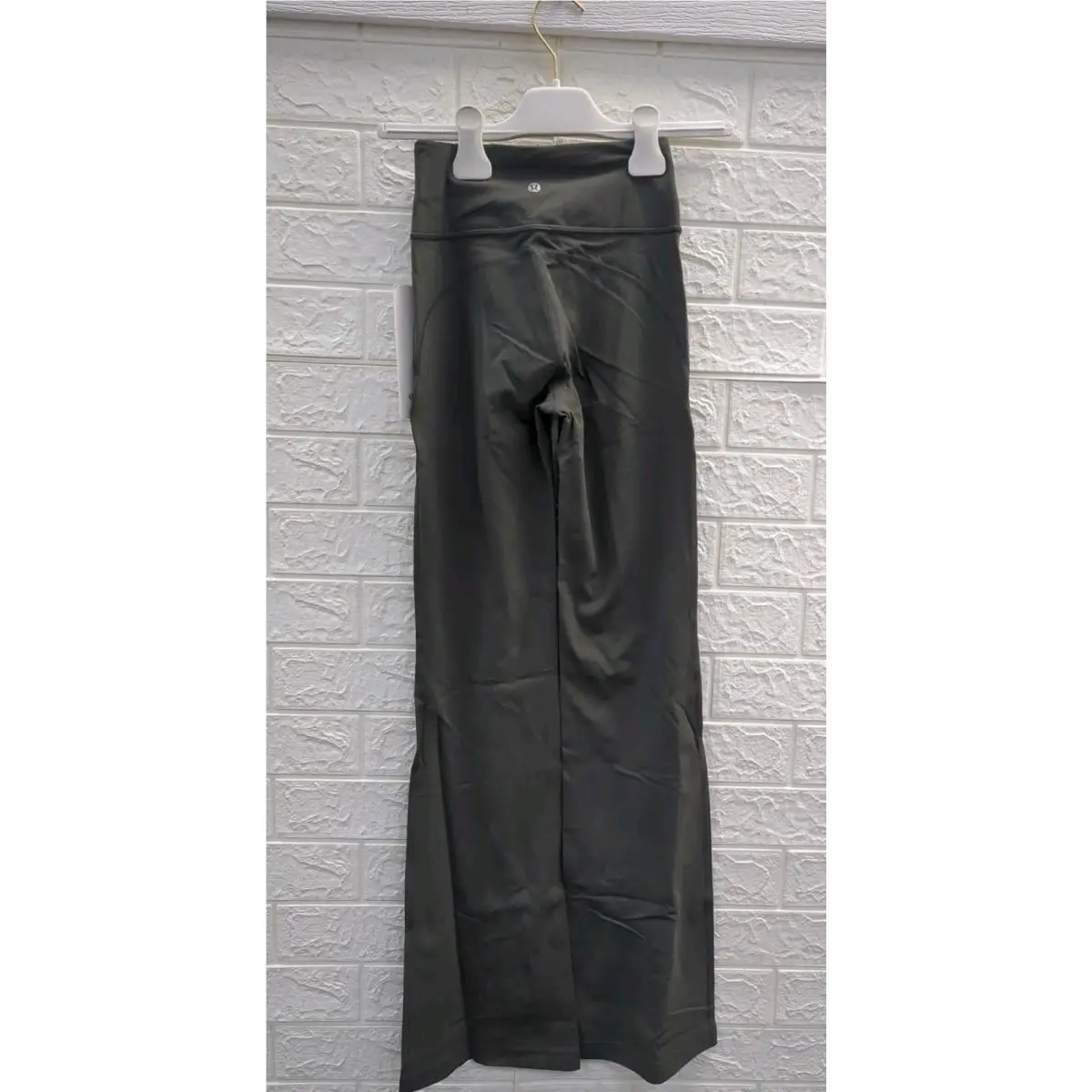 Lululemon clothing - Hunter Green 0