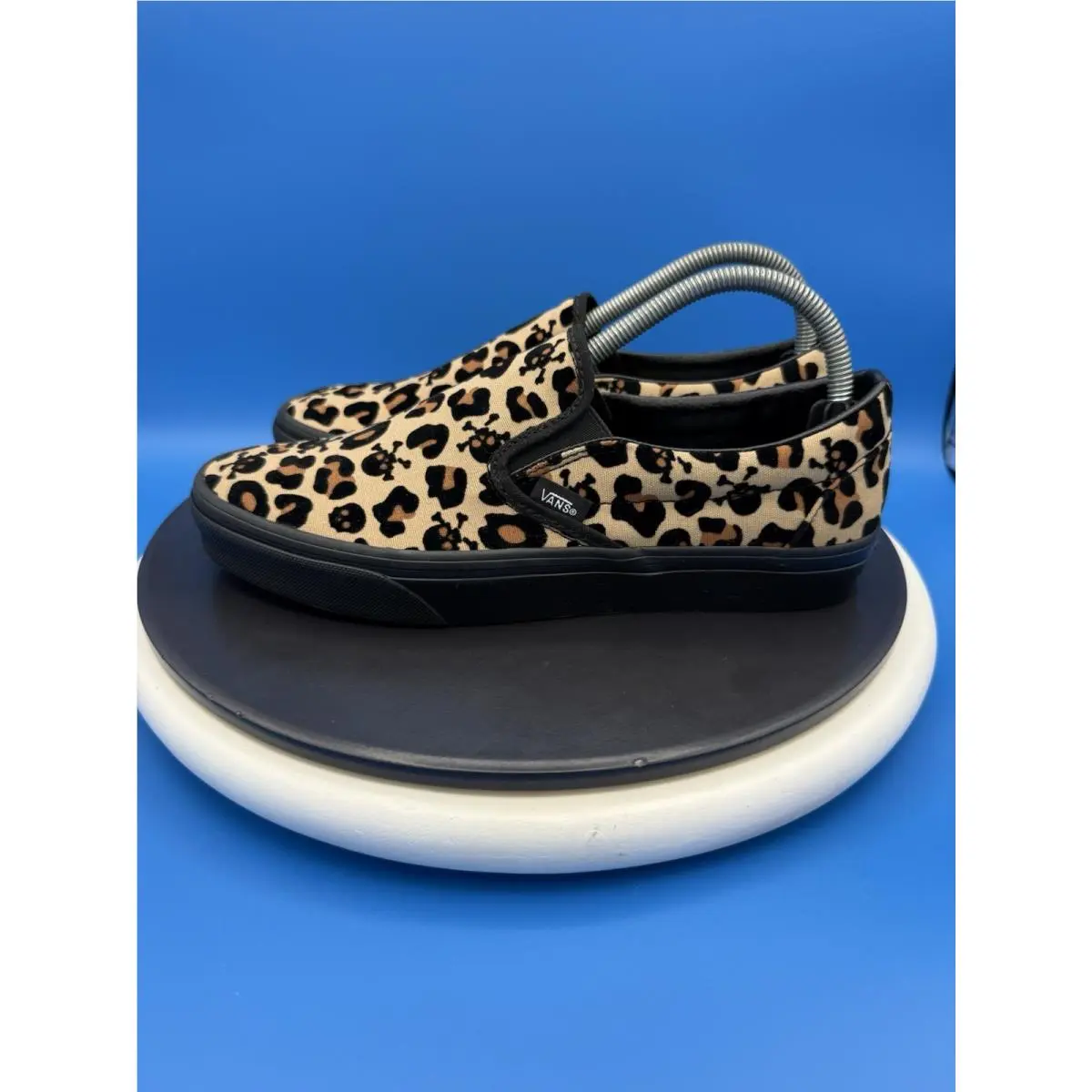 Classic Slip On Womens Sz 6.5 Raised Velvet Skulls Crossbones Leopard Shoes by Vans