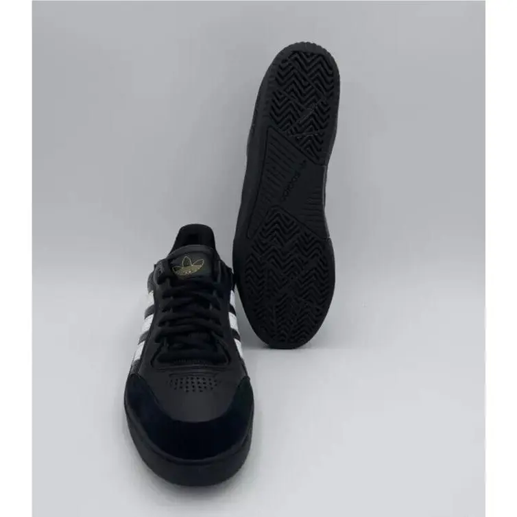 Adidas shoes - adidas Tyshawn - Tyshawn - IE3124 - Black 22