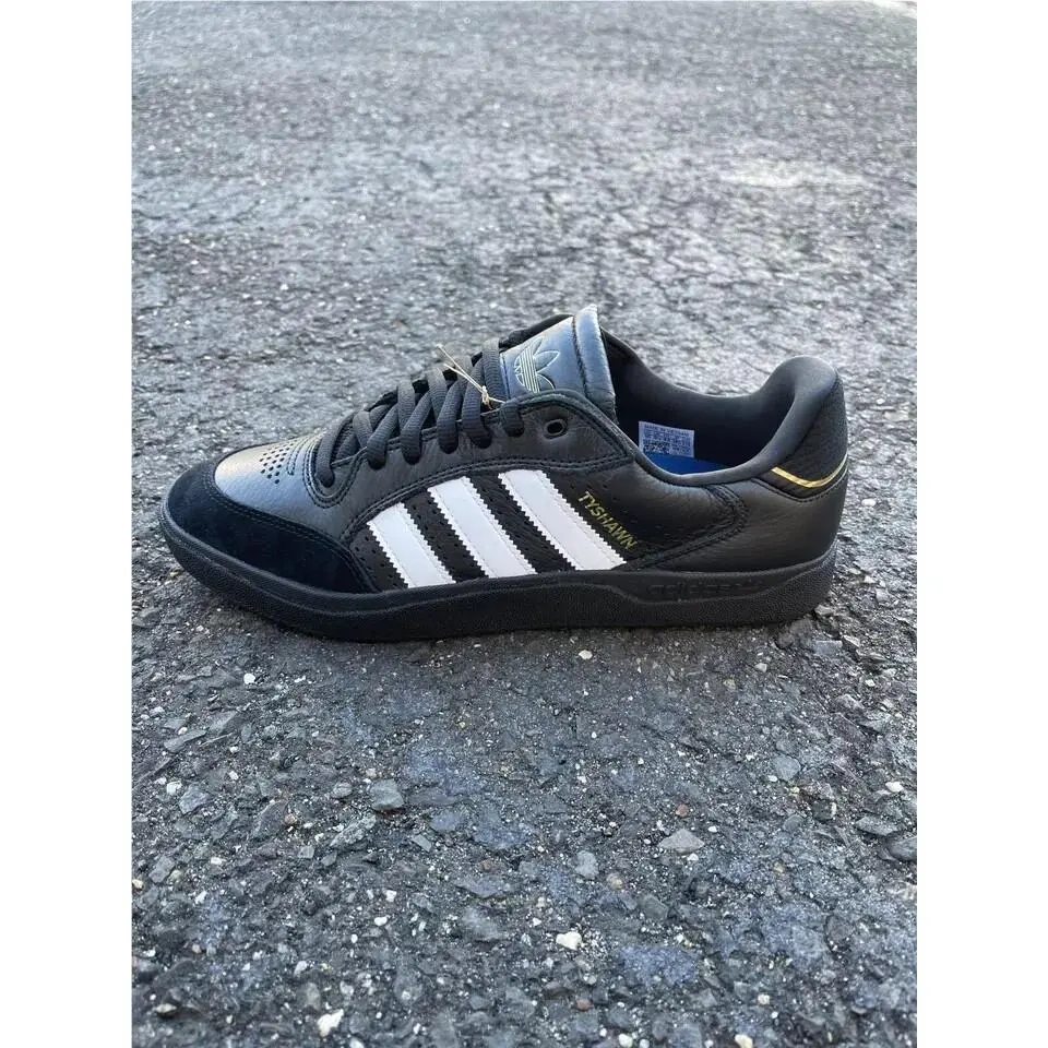 Adidas shoes - adidas Tyshawn - Tyshawn - IE3124 - Black 12