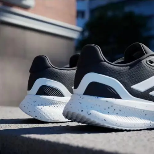 Adidas shoes - Core Black / Cloud White / Core Black 18
