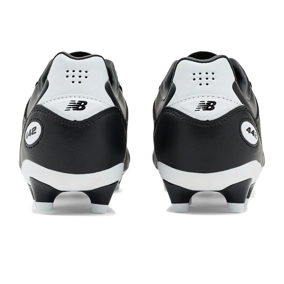 New Balance shoes - Black/NB White 5