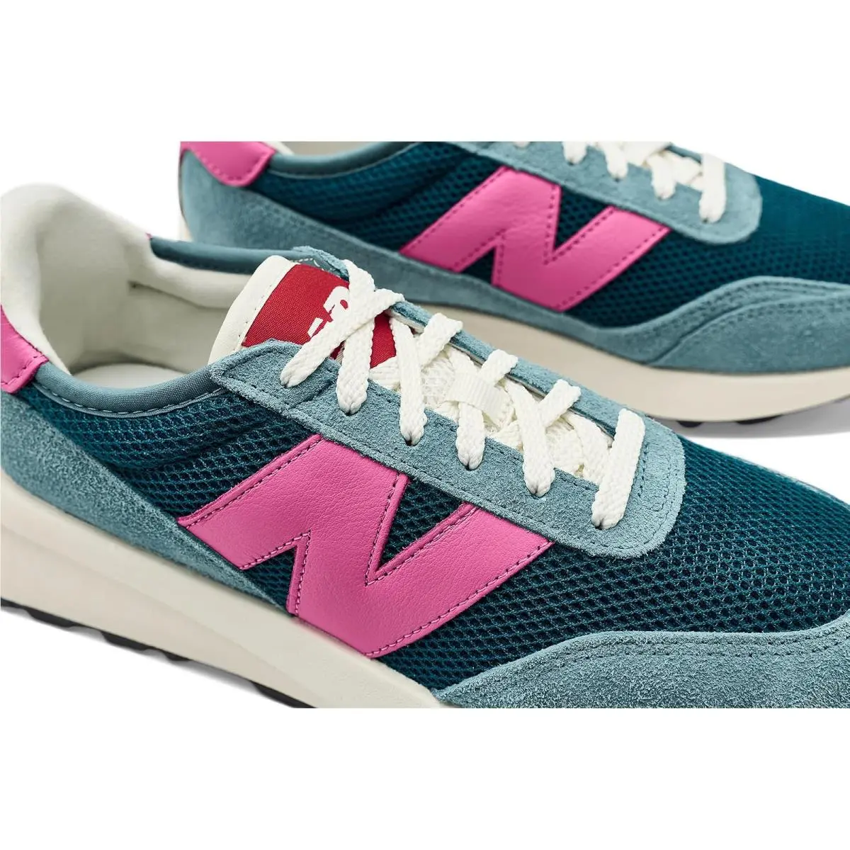 New Balance shoes - Black/Gum 67