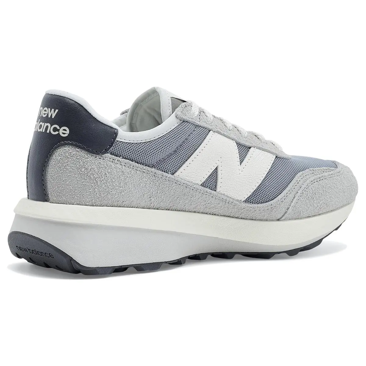 New Balance shoes - Black/Gum 22