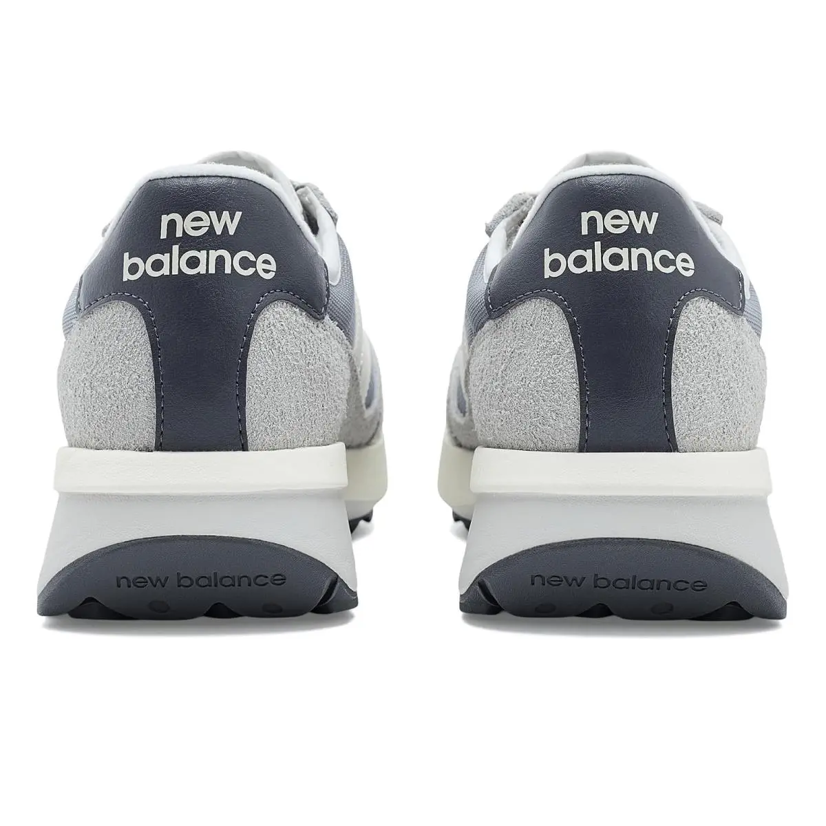 New Balance shoes - Black/Gum 26