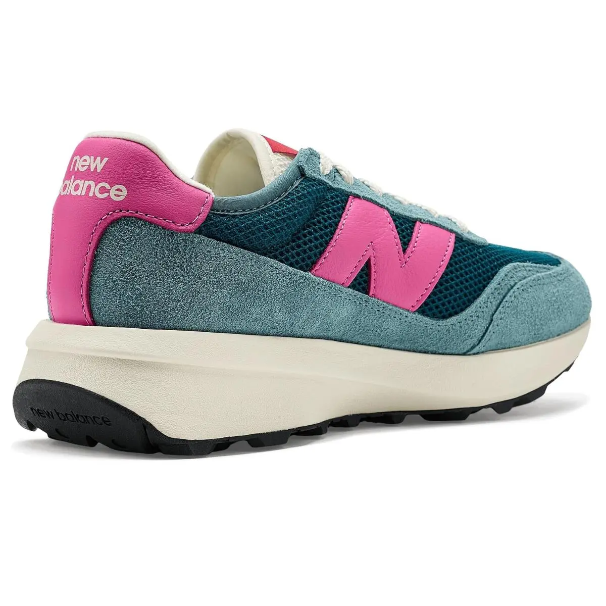 New Balance shoes - Black/Gum 64