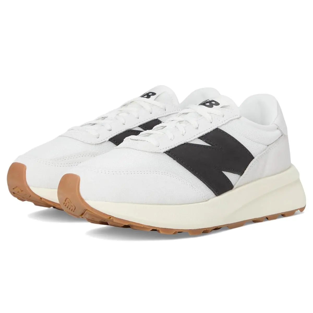 New Balance shoes - Black/Gum 69