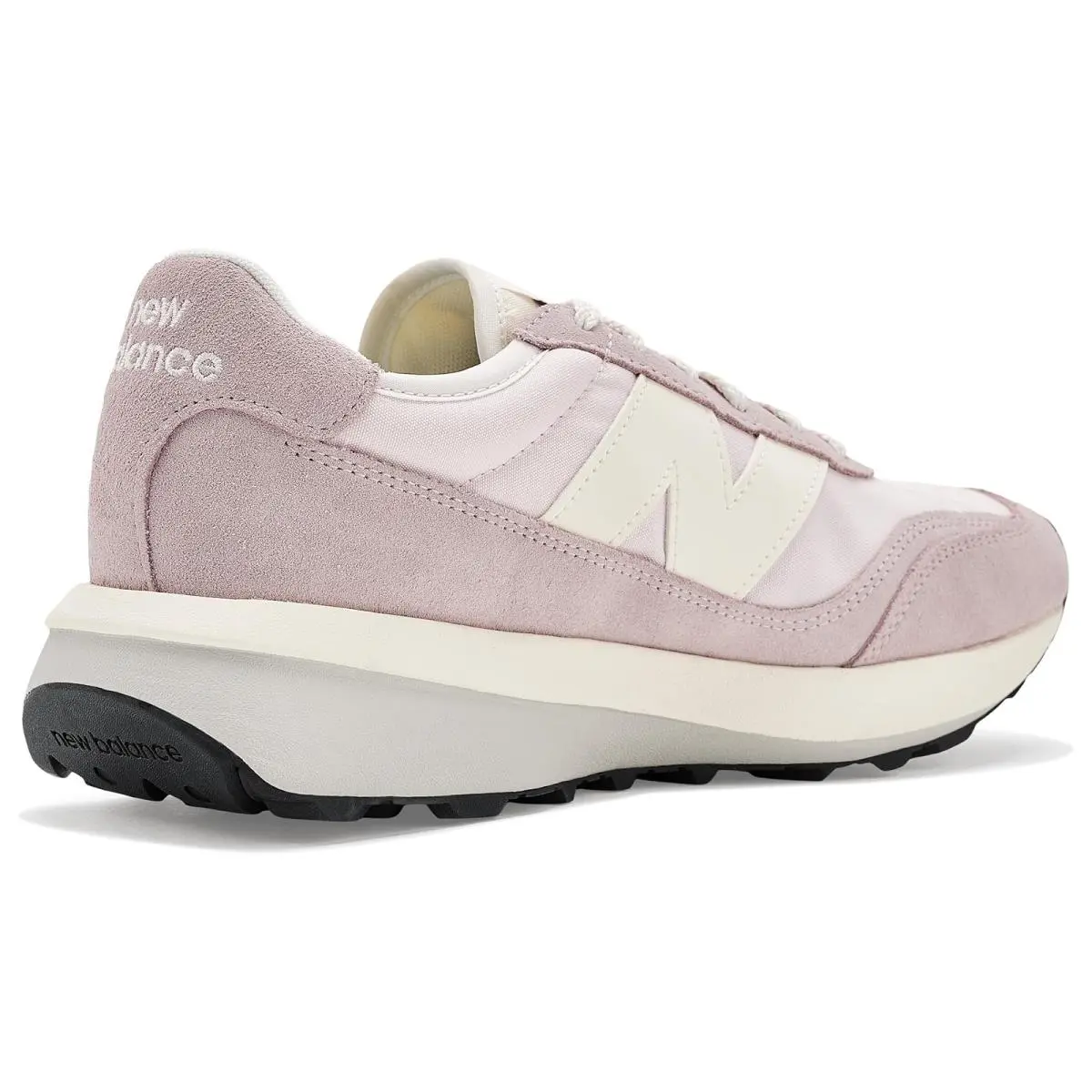 New Balance shoes - Black/Gum 85