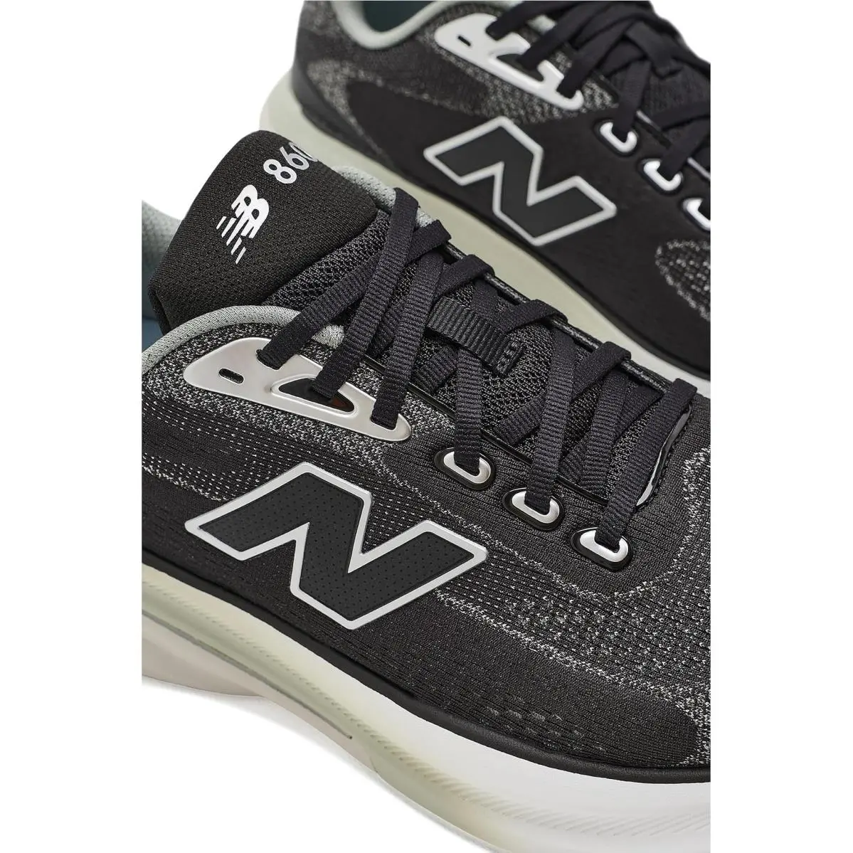 New Balance shoes - Black/Bayberry 11