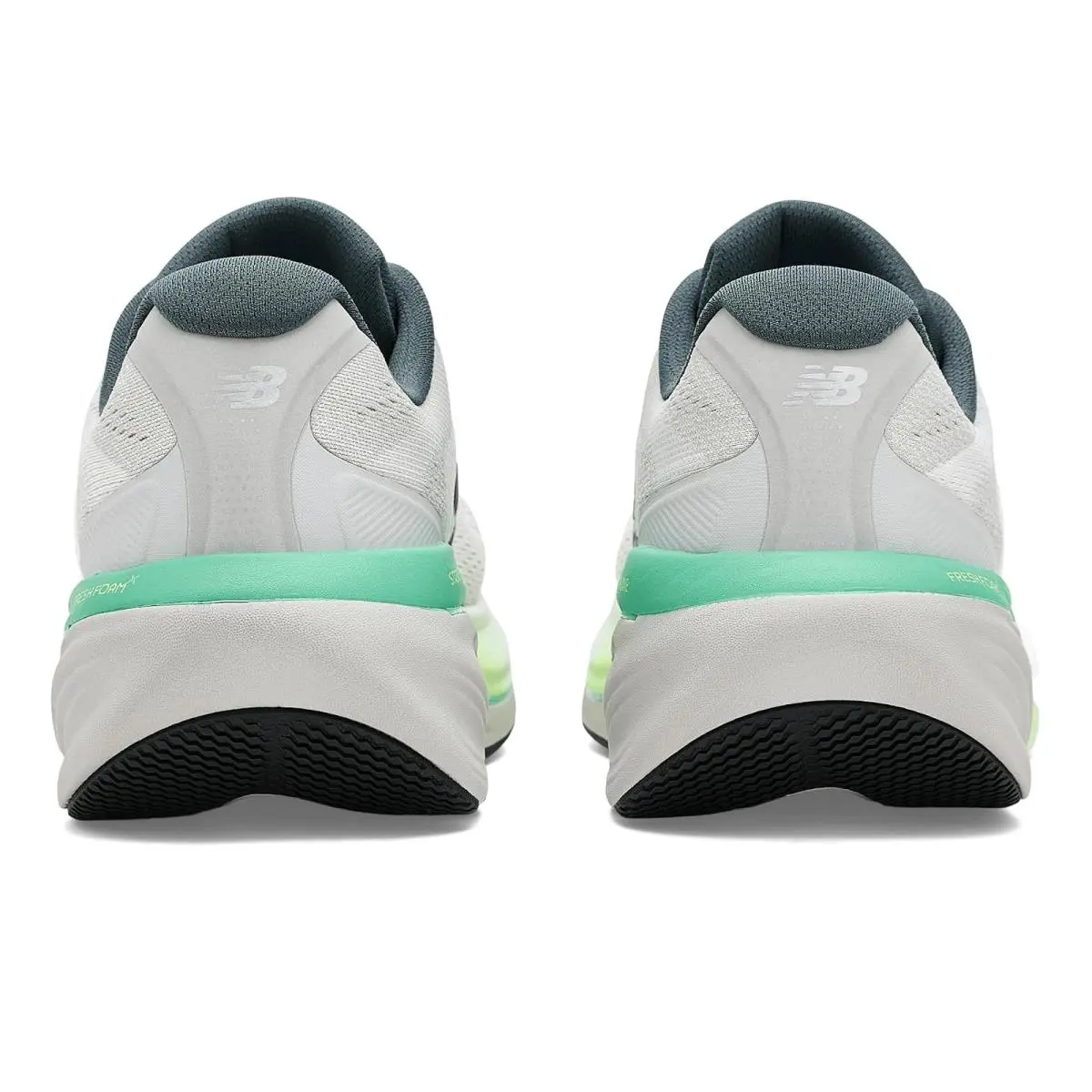 New Balance shoes - Black/Bayberry 33
