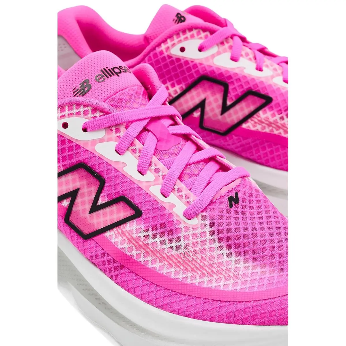 New Balance shoes - NB White/Black 18